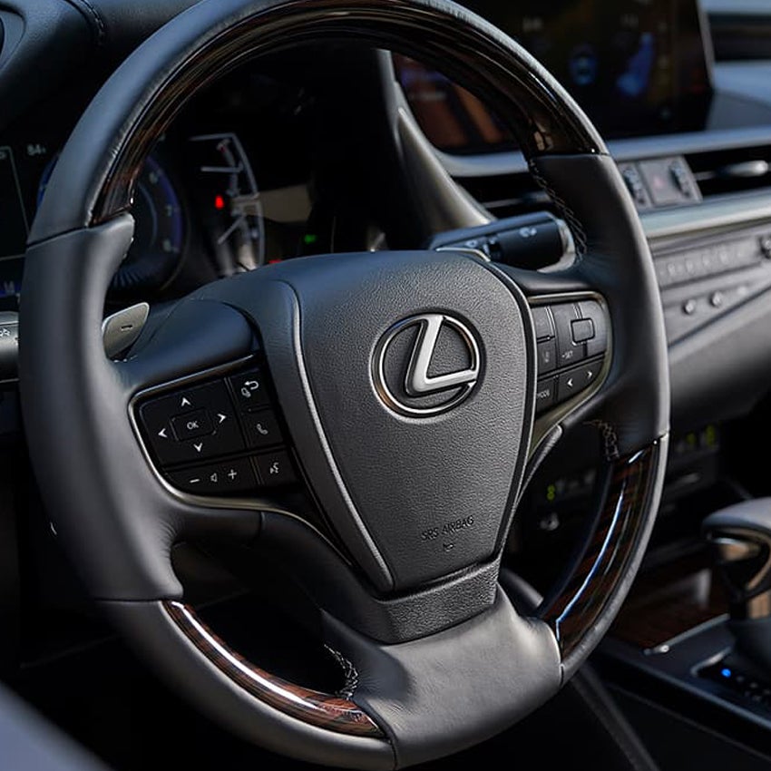 Lexus - Interior steering wheel
